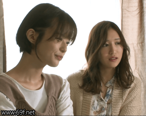 星奈爱(Hoshina Ai,星奈あい),月乃露娜(Tsukino Runa,月乃ルナ)